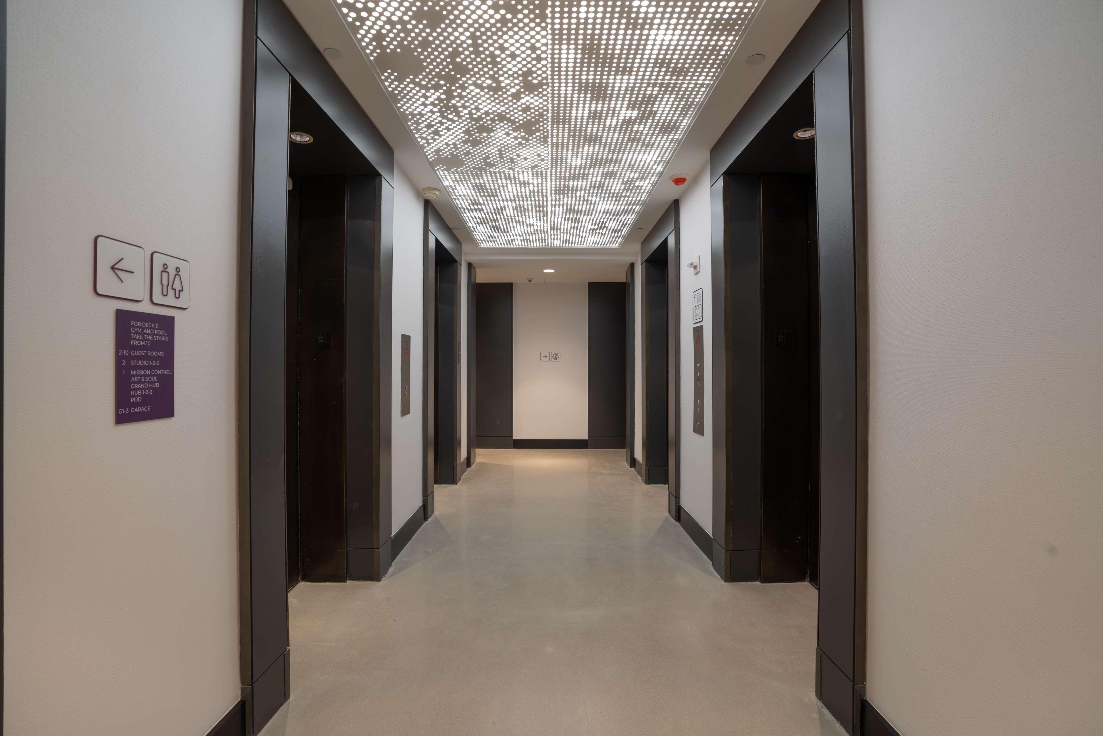 Yotel Dc 4*